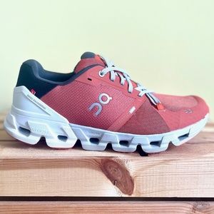 On Cloudflyer 4 EUC White Ginger Men Size 10 Running Jogging Sneaker 71-98396